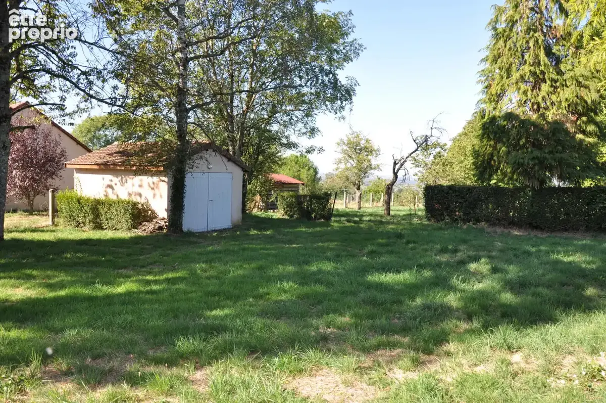 Belle maison de village, avec 2 chambres et terrain constructible de 2026 m2 - photo 18