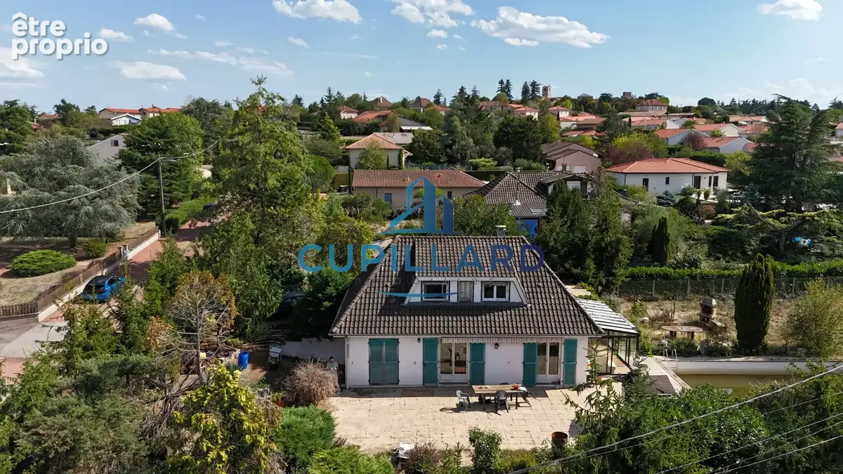 Villa semi-enterrée avec joli terrain arboré - photo 7