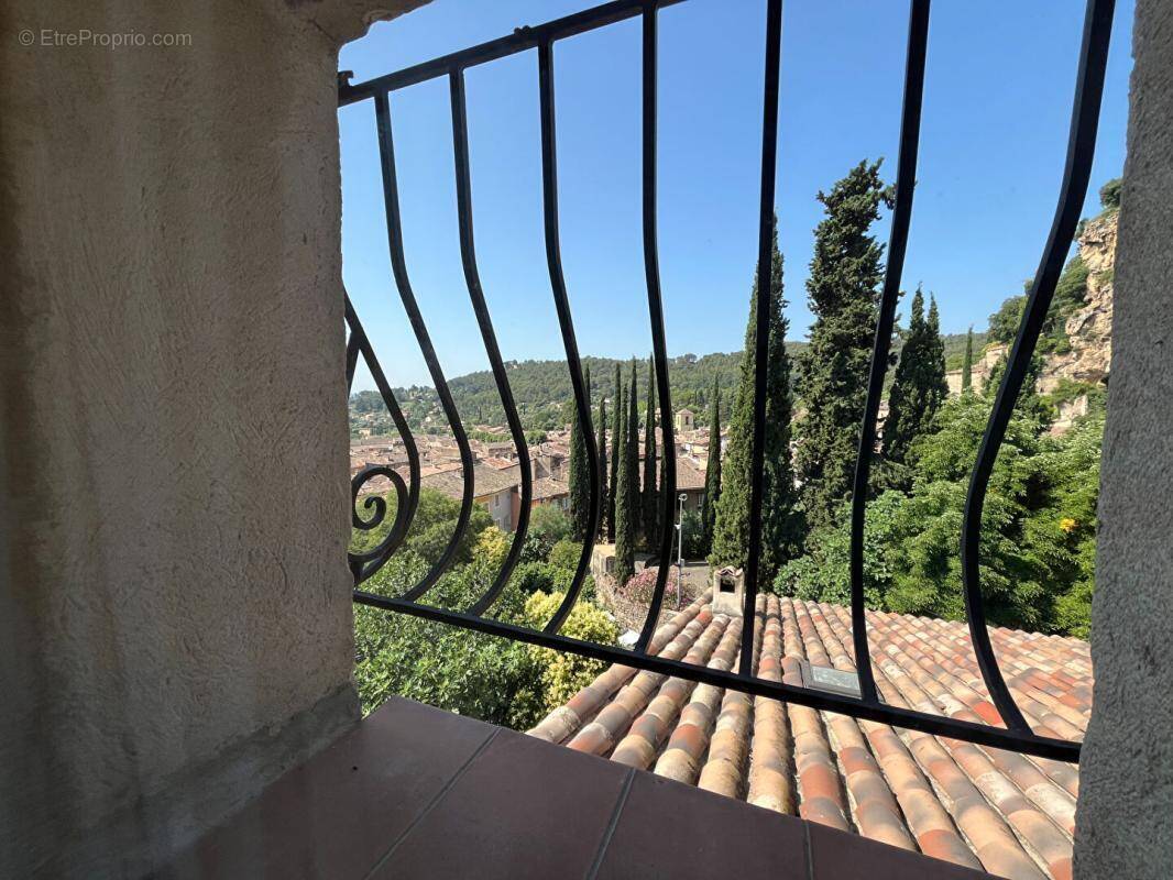 Appartement à COTIGNAC