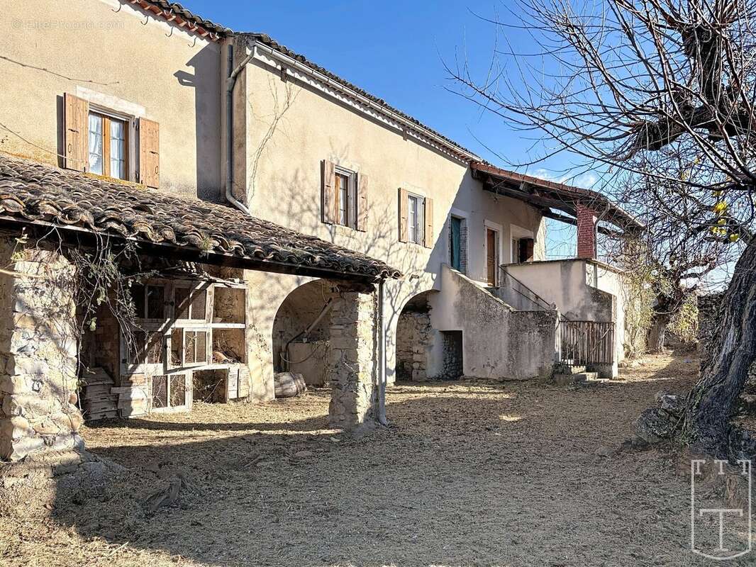 Maison à VALLON-PONT-D&#039;ARC