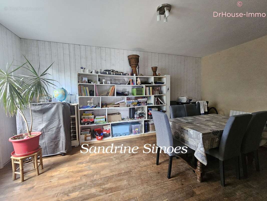 Maison à LUSSAC-LES-CHATEAUX