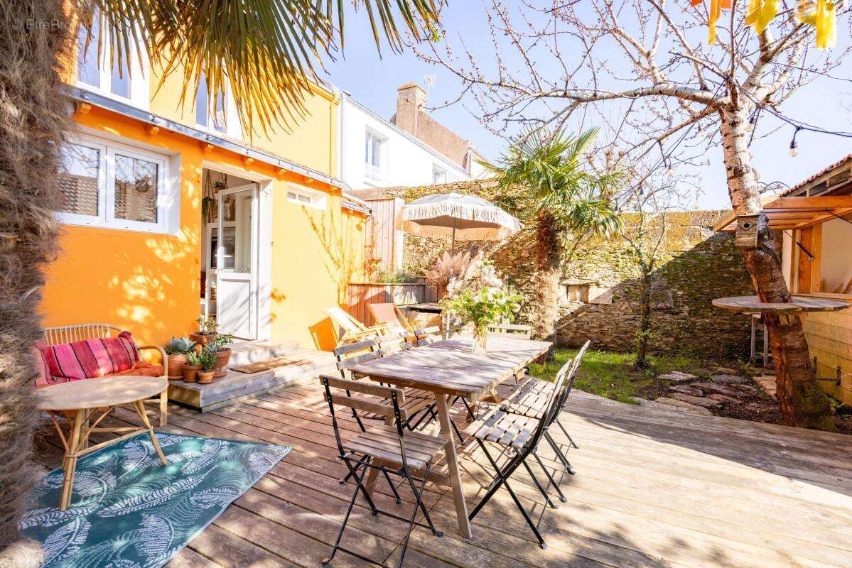Maison ancienne avec jardin - photo 2