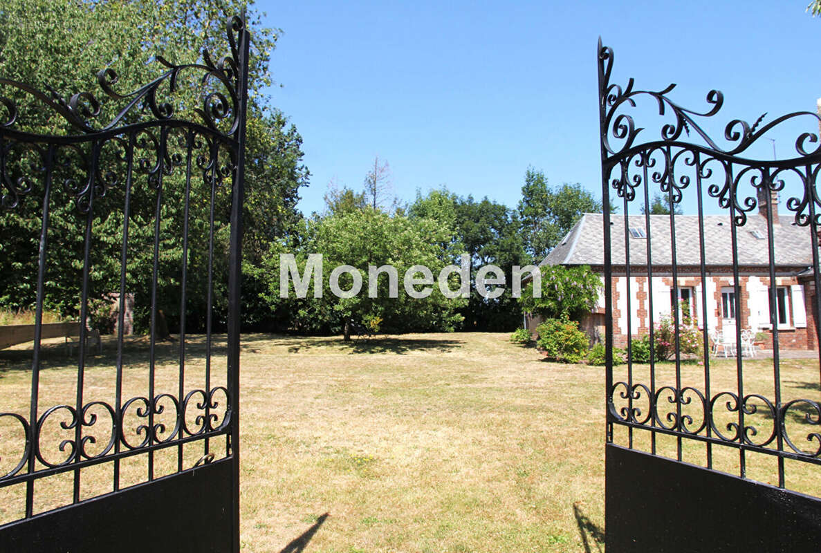 27150 Hébécourt  EXCLUSIVITE Charmante Longère sur un Terrain clos arboré! - photo 2