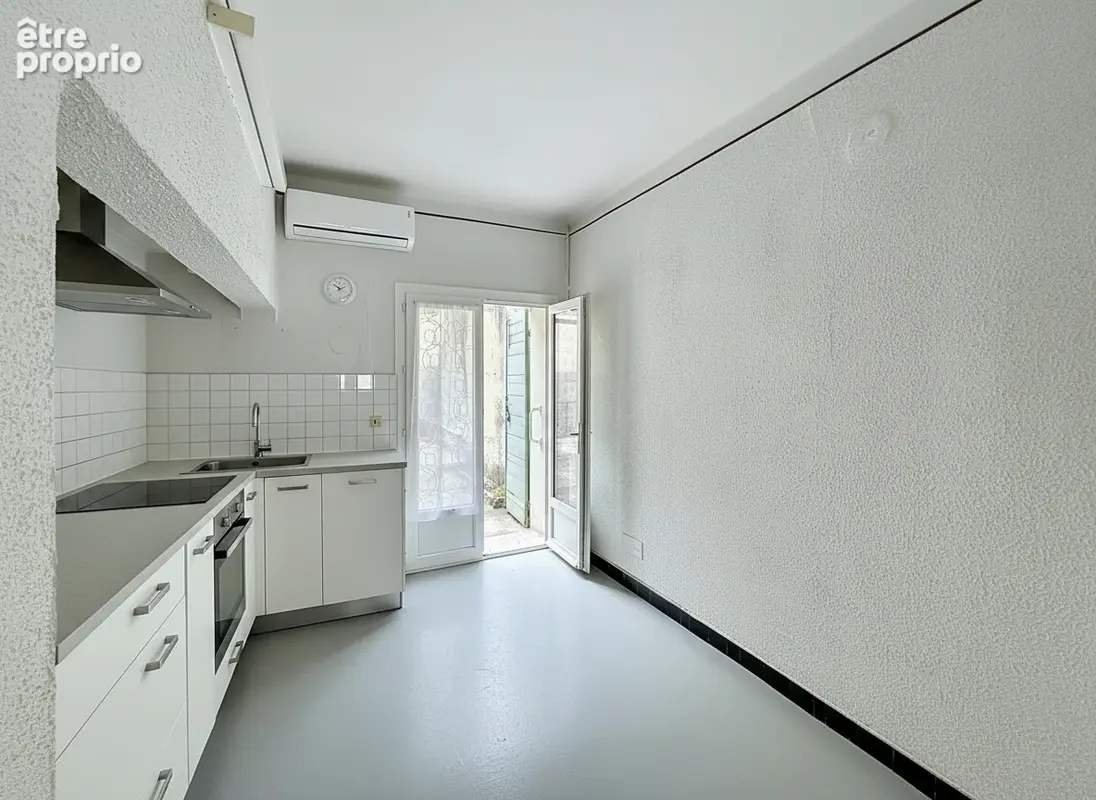 ORANGE POURTOULES - Maison de ville 75m² avec cour, à pied du Théatre Antique! - photo 2