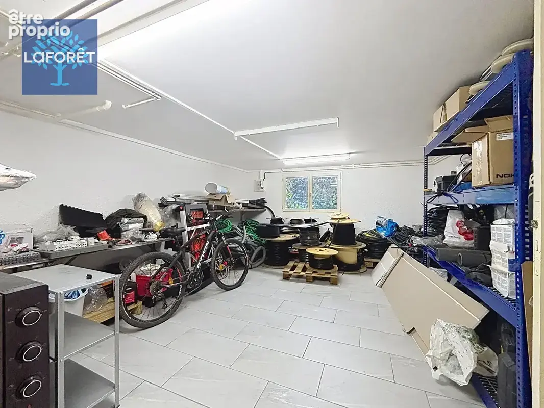 Maison avec espace professionnel, ateliers et piscine  Saint-Fons - photo 3