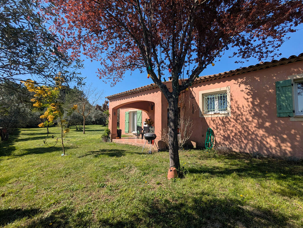 Maison à VILLECROZE