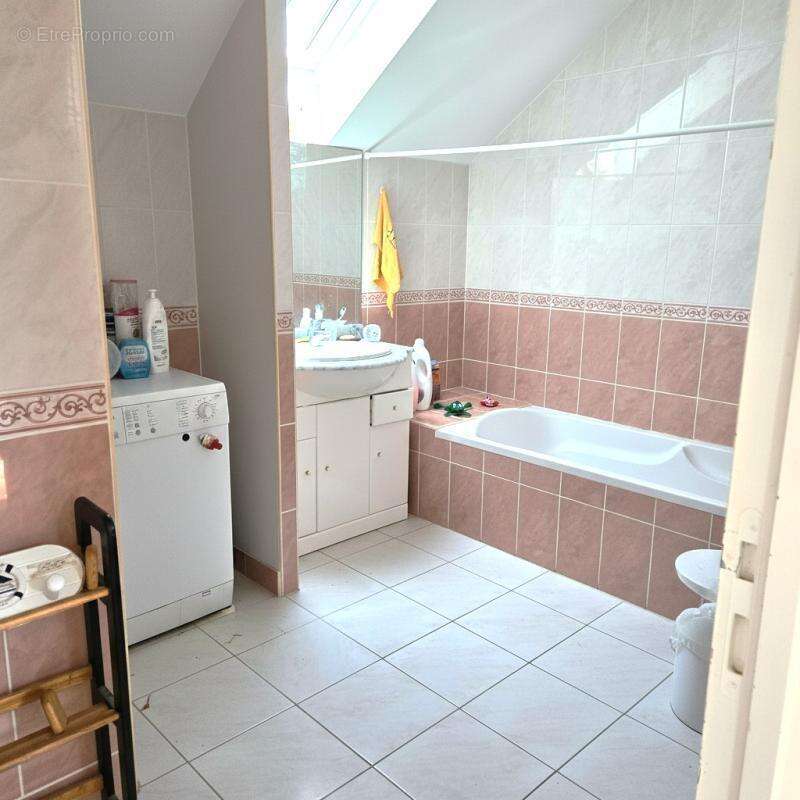 Pornic proche Centre -Appartement Duplex 3 chambres + parking privé - photo 10