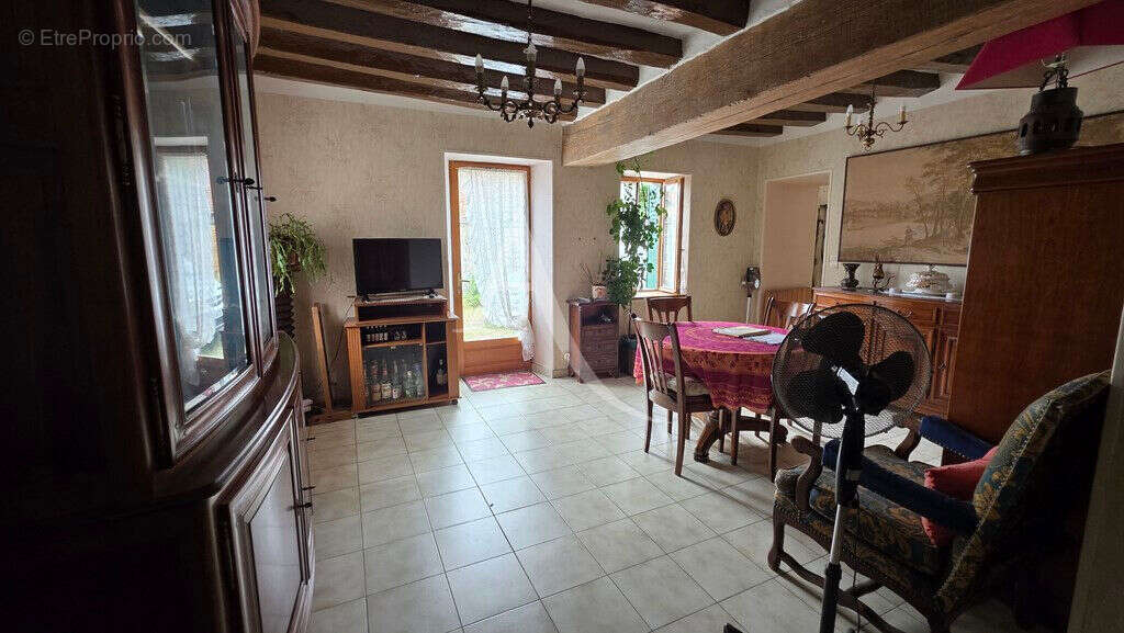 Maison à NOYERS-SUR-CHER