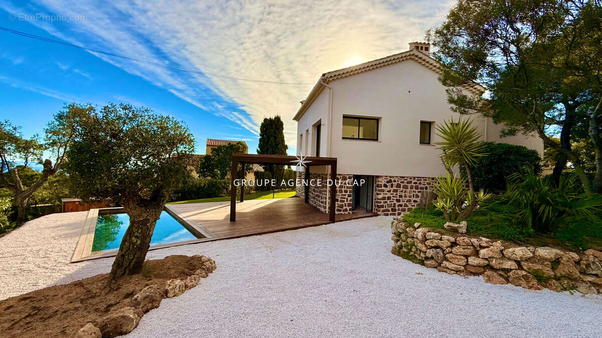 Maison à LES ISSAMBRES