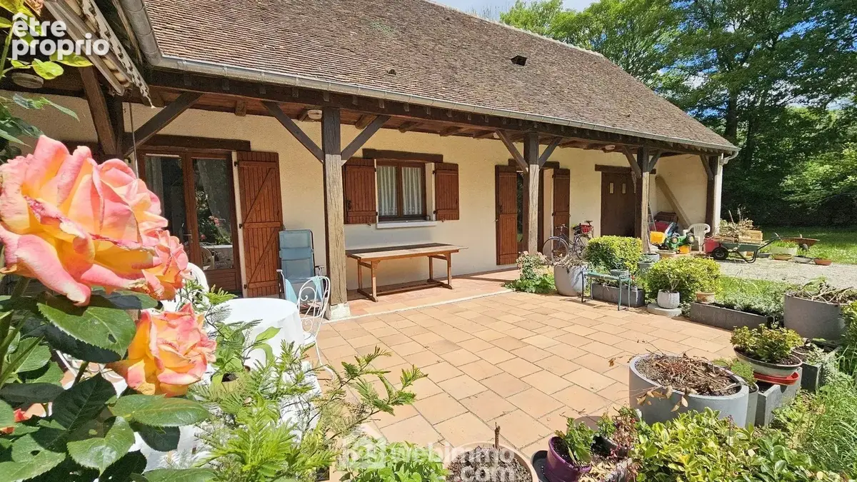 Une autre vue de la terrasse. - Maison à NOISY-SUR-ECOLE