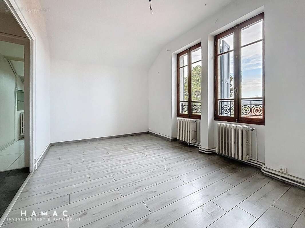 Appartement à SAINTE-FOY-LES-LYON