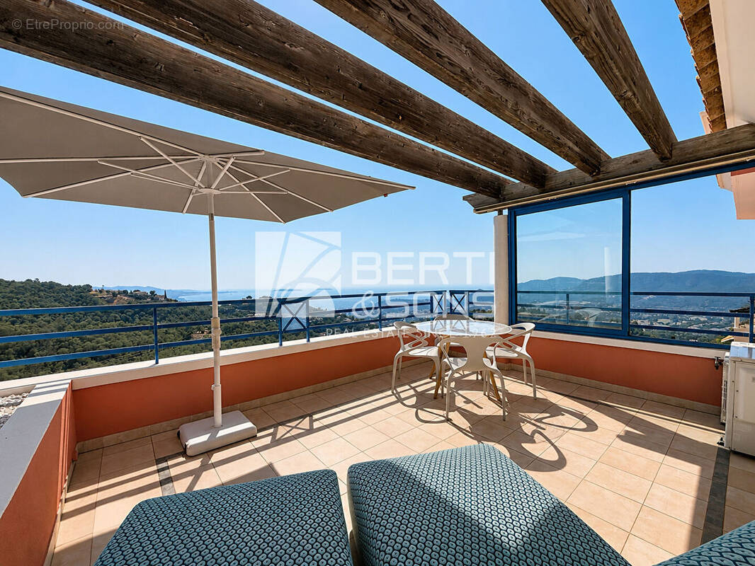 Appartement à MANDELIEU-LA-NAPOULE