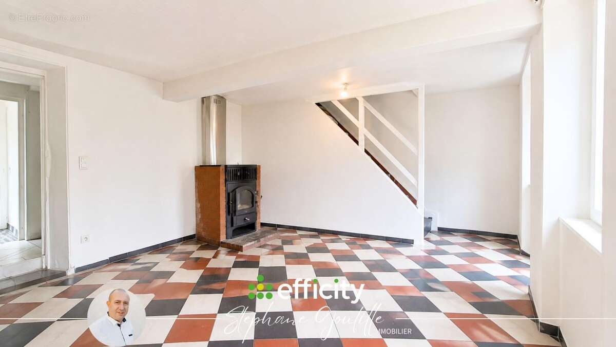 Maison 125 m² à Saint-Clement-Sur-Valsonne  - photo 4