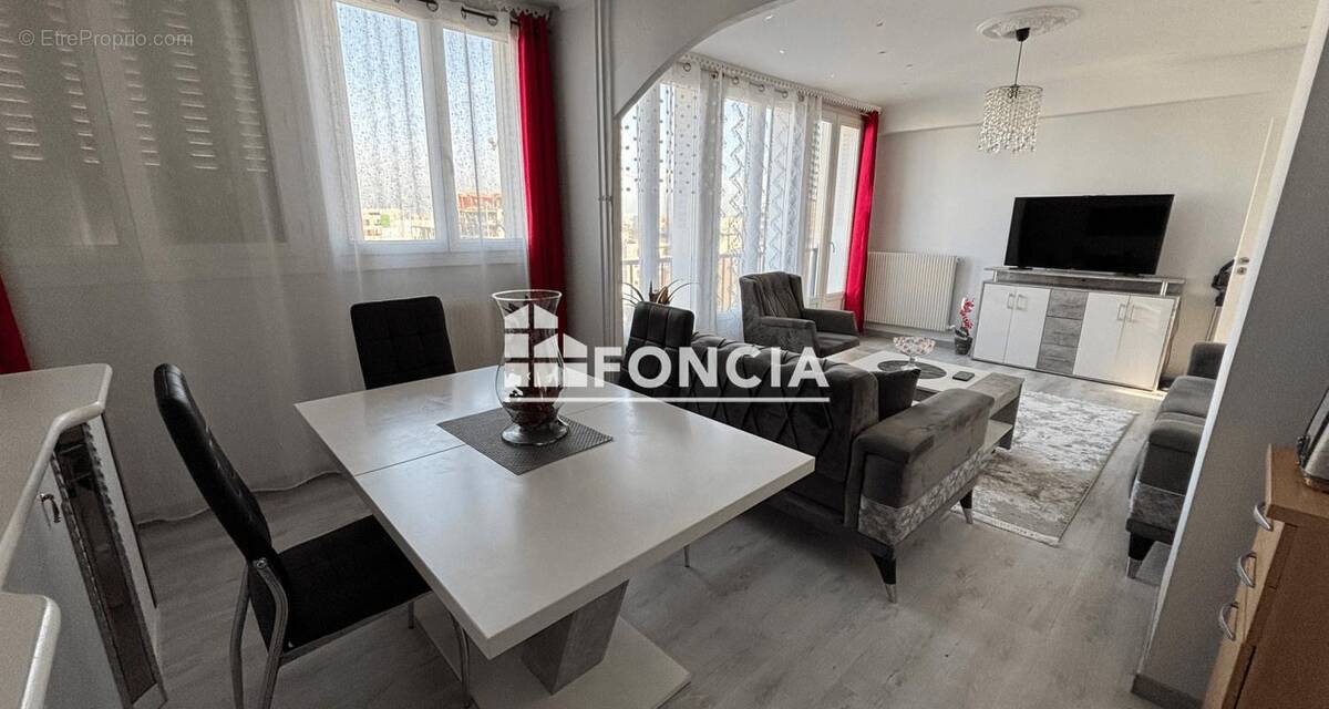 Appartement à VENISSIEUX