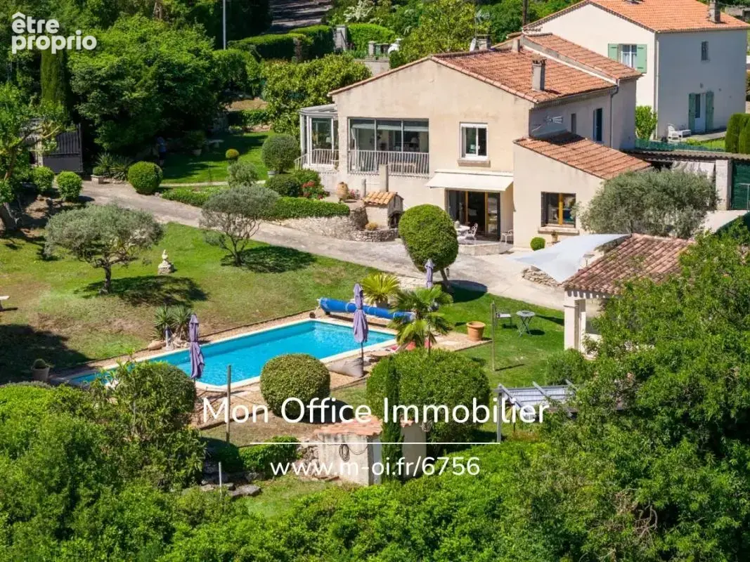 Référence : 6756-PAN. - Maison 6 pièces de 143 m² à Éguilles - photo 2