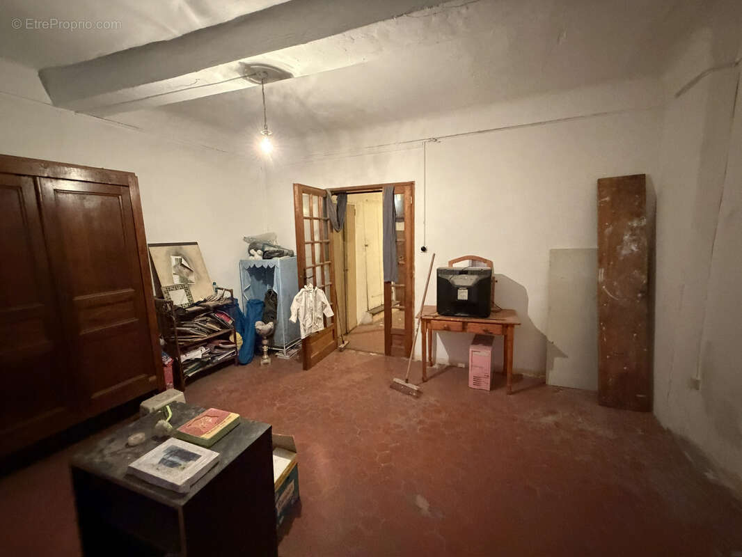 A rénover grande maison de village gros potentielle - photo 7