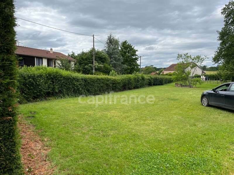 Terrain constructible 1 975 m² avec grange – 5 min de Semur-en-Auxois - photo 2