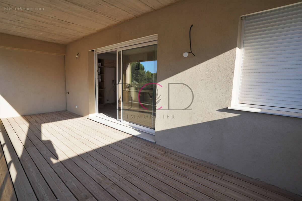 Appartement à VENTABREN