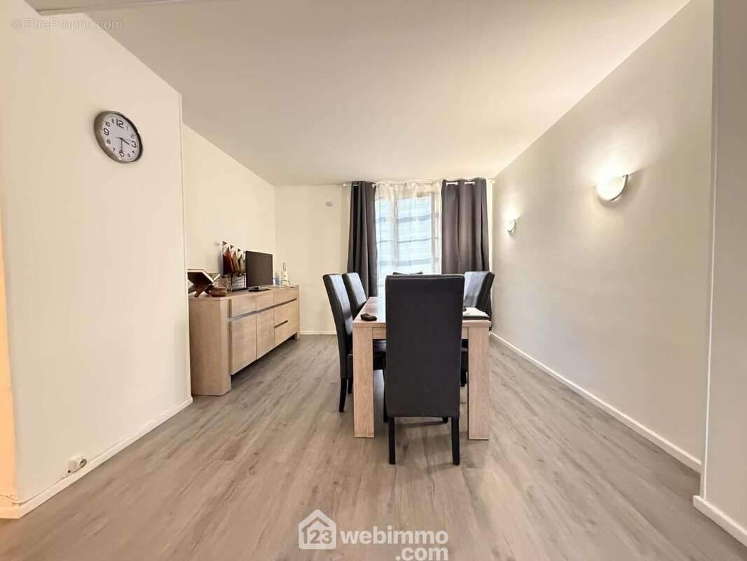 Elle est lumineuse et ... - Appartement à LAON