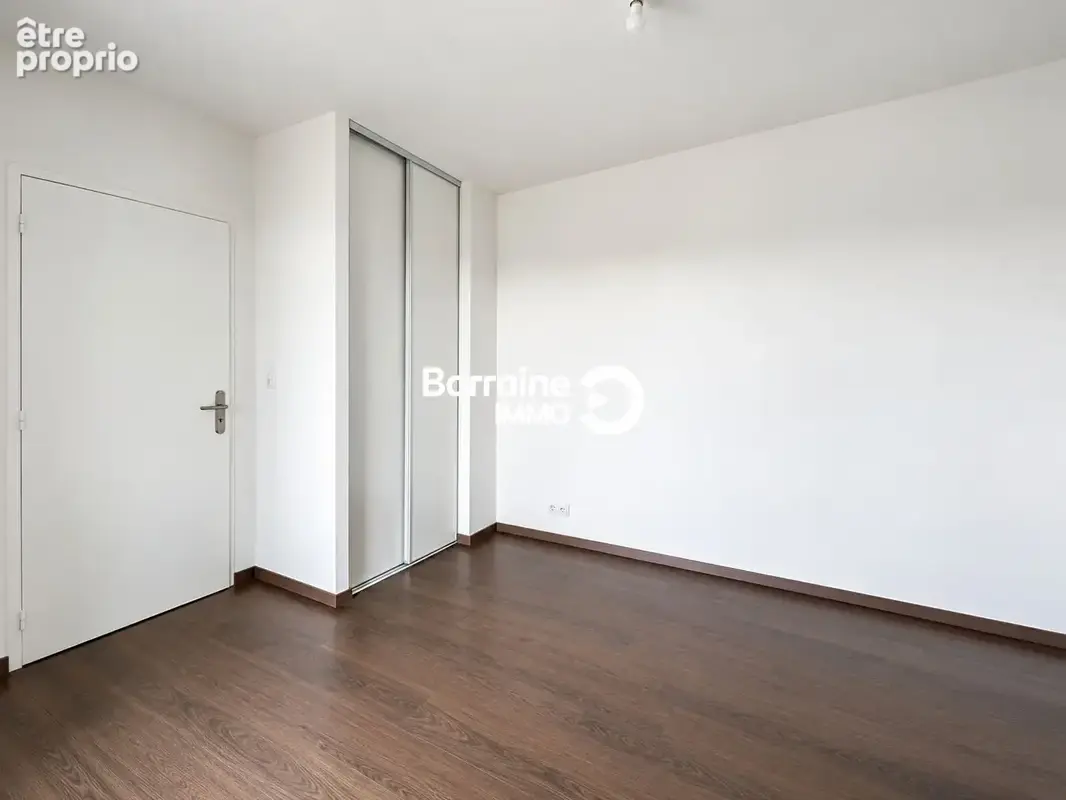 Exclusivité a vendre brest capucins appartement t2 41,33 m² balcon 24 m² parking privé cave - photo 13