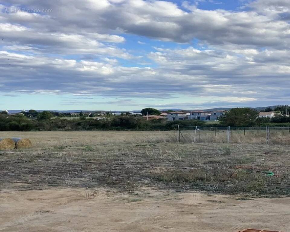 Terrain à LEZIGNAN-CORBIERES