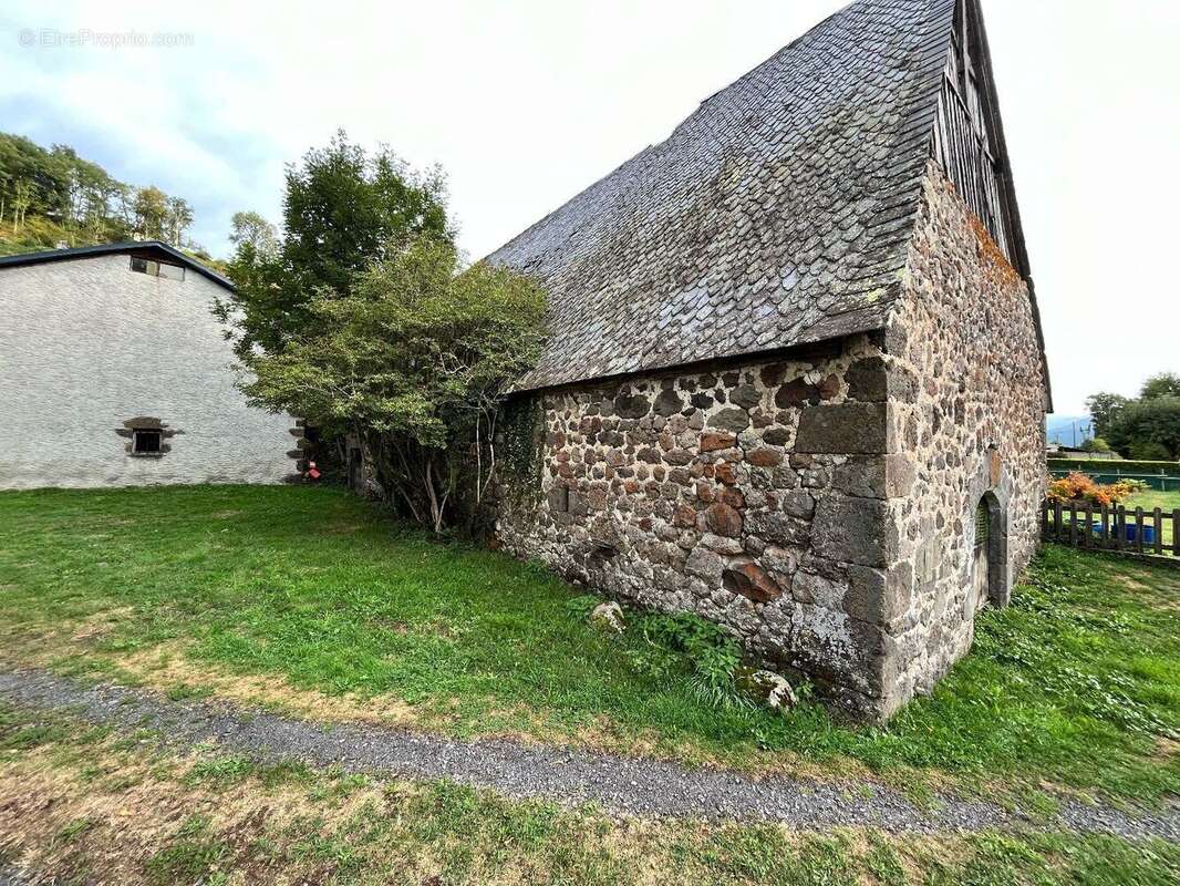 Grange 370m2 proche VIC / CERE - photo 3