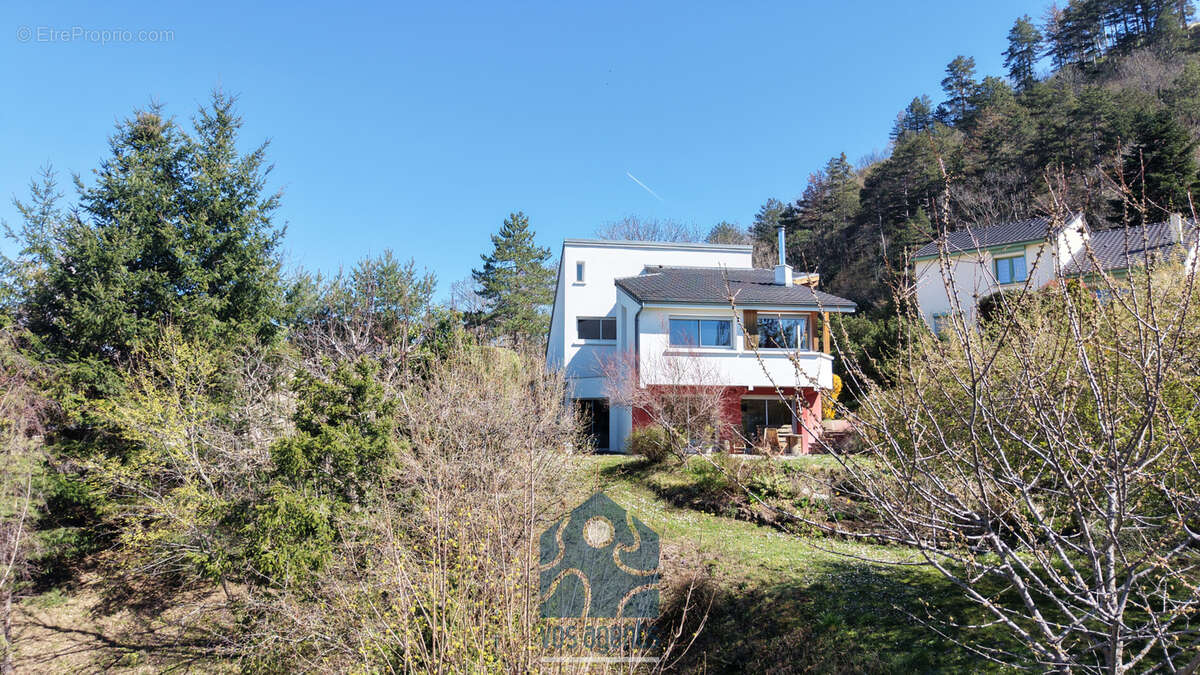 Maison à CEYRAT