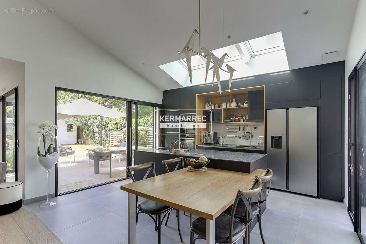 Maison SAINTE THÉRÈSE Rennes 6 pièce(s) 135 m2 - photo 8