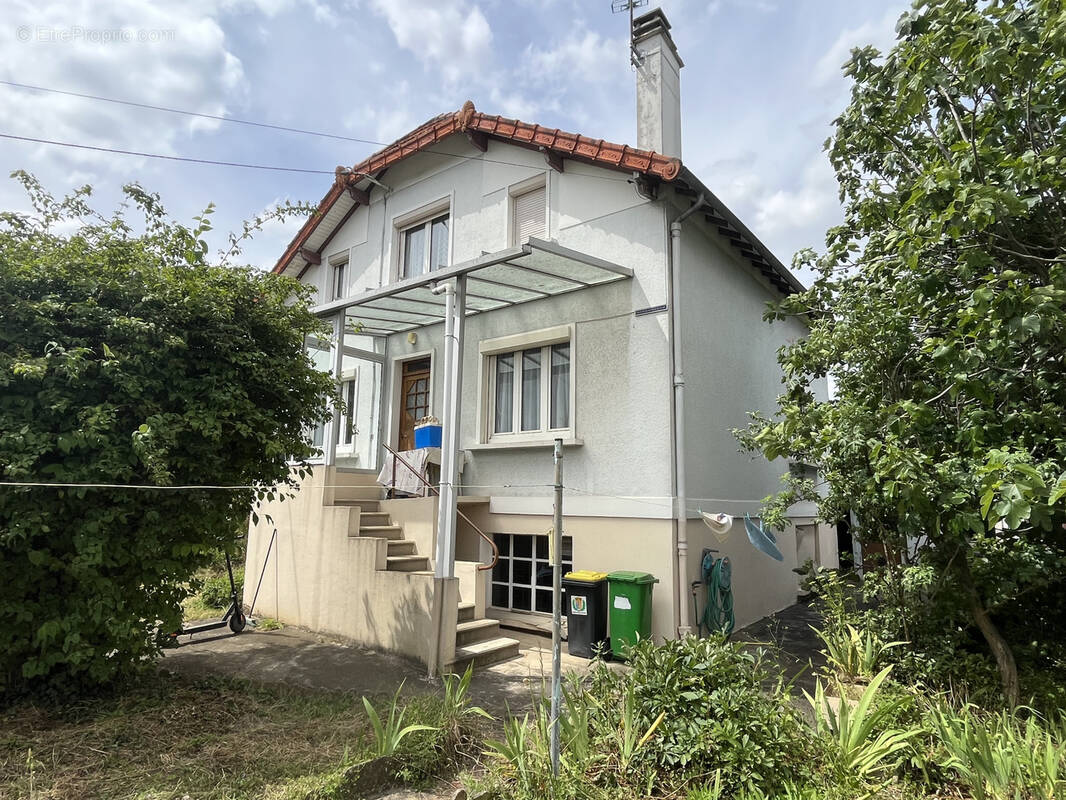 Maison à PARAY-VIEILLE-POSTE