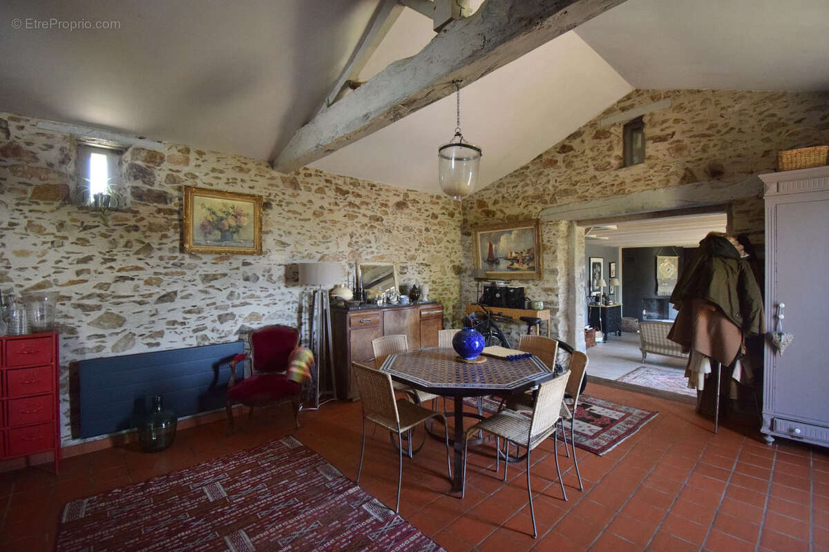 Maison à ROCHESERVIERE