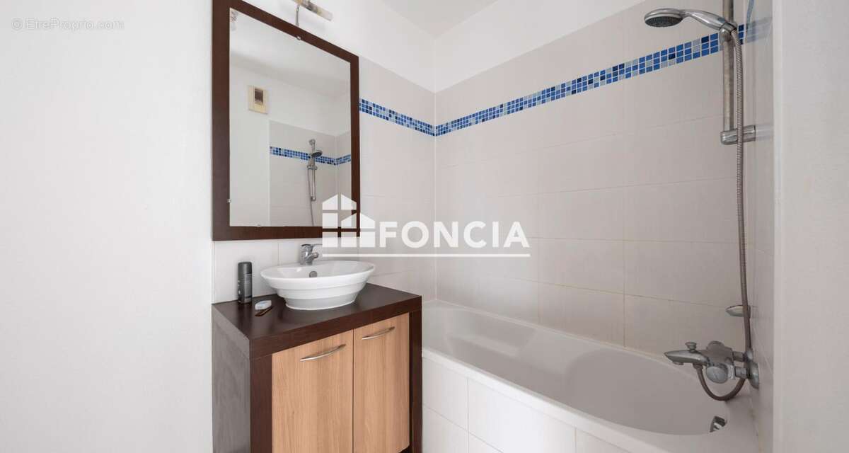 Appartement à FROUZINS