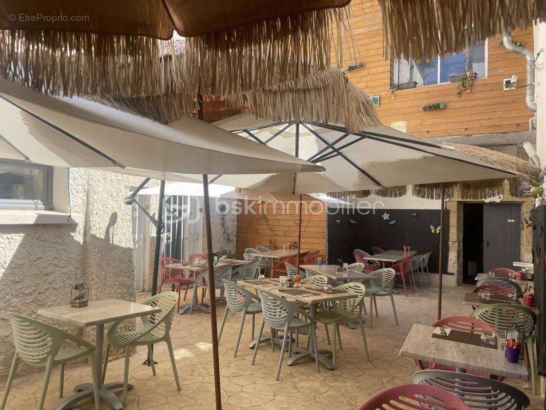 Commerce à REMOULINS