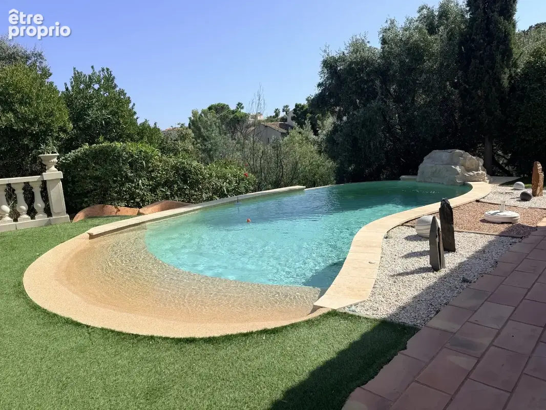 Maison à vendre 4 pièces LES ISSAMBRES (83) - photo 8