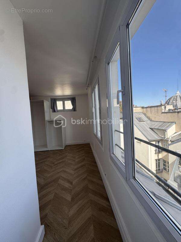 Appartement à PARIS-1E