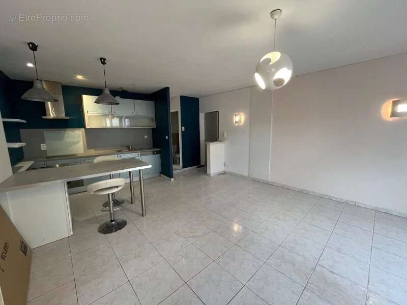 Appartement à SAINT-JUERY