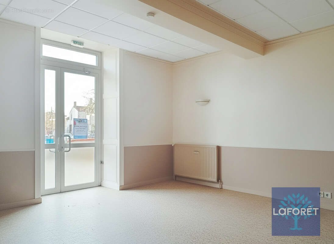 Local commercial +appartement+ 2 places de parking privatives - photo 7