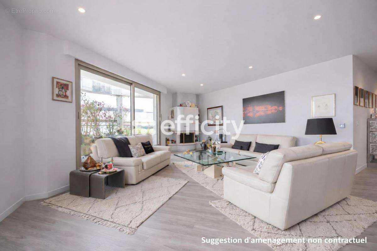 Appartement à LEVALLOIS-PERRET