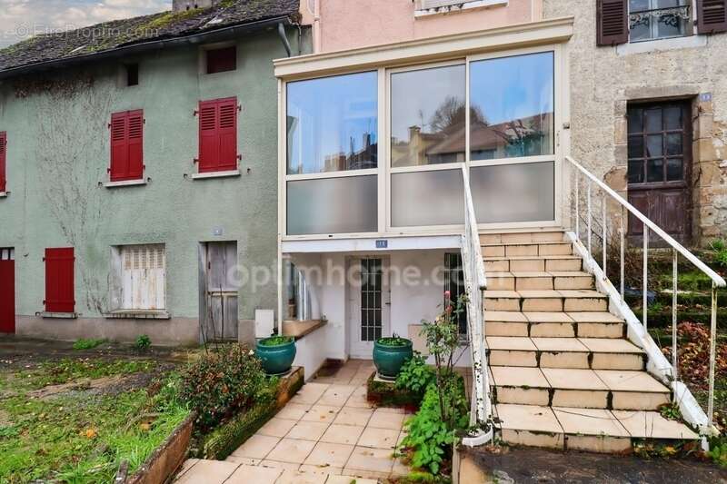 Maison à MAGNAC-LAVAL