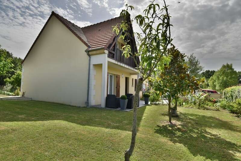 Maison à LEVES