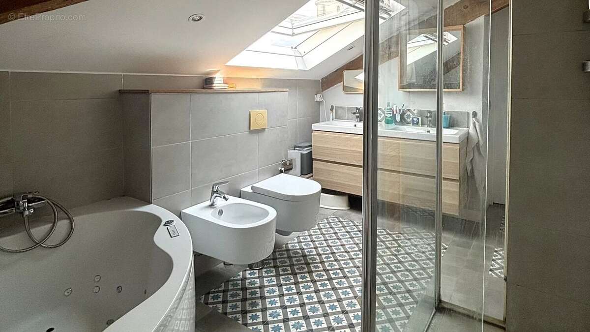 Appartement à VALLAURIS