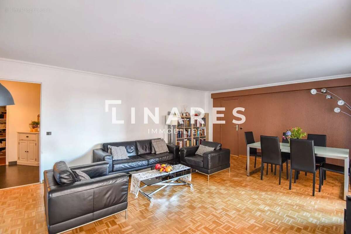 Appartement à MARSEILLE-4E