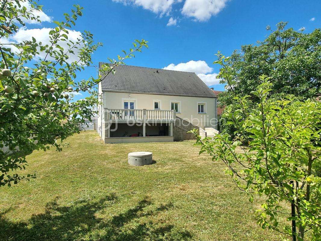 Maison à LONGUEVILLE