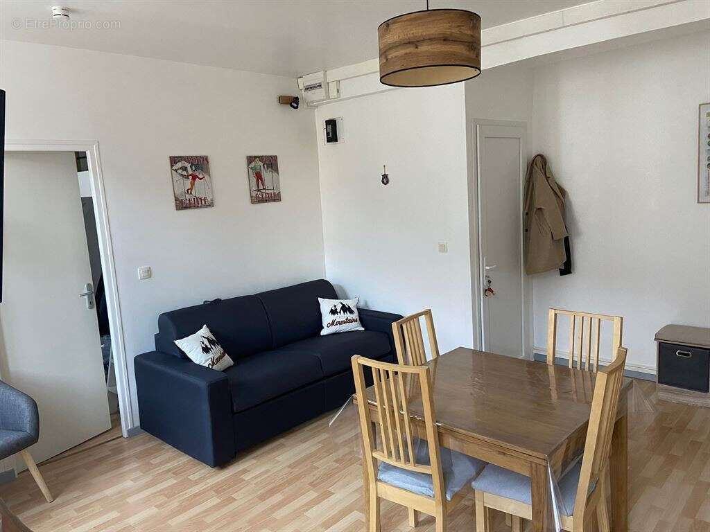 Appartement à EAUX-BONNES