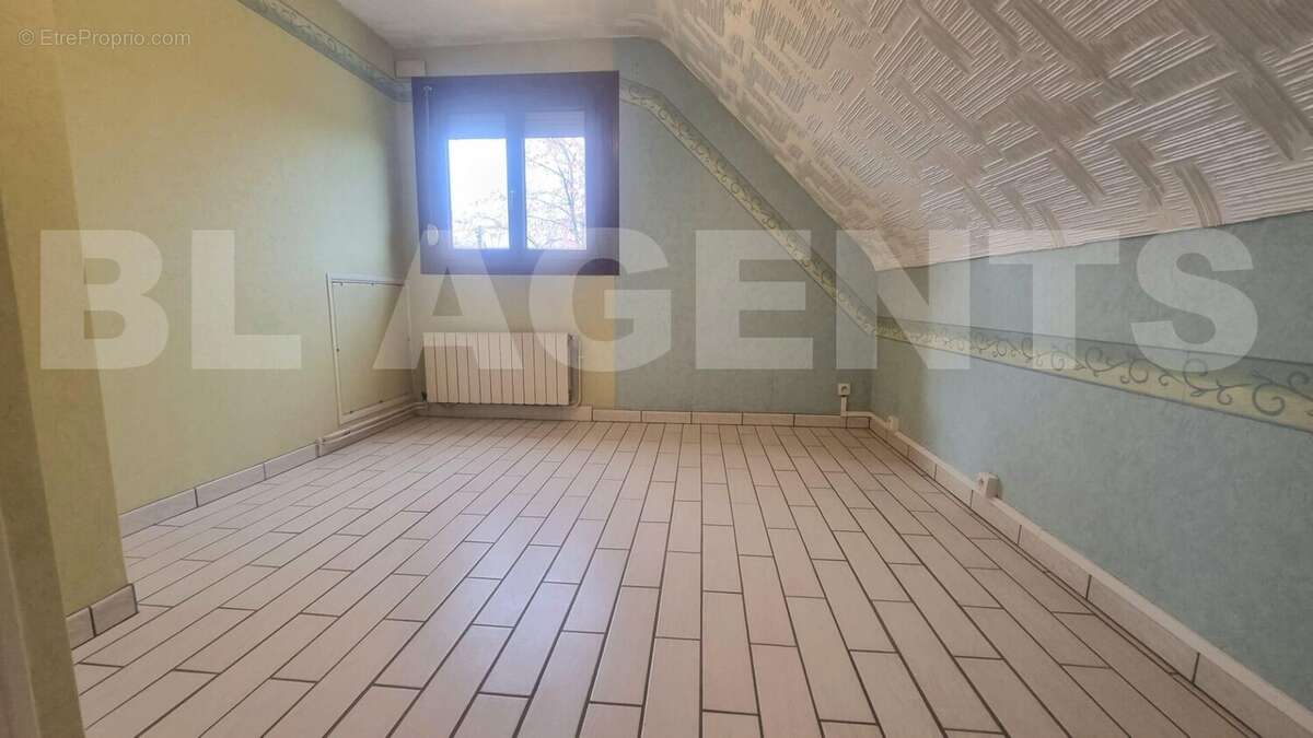 802e1cef-1ded-4786-844e-4feac83e76e2 - Maison à CHARLEVILLE-MEZIERES