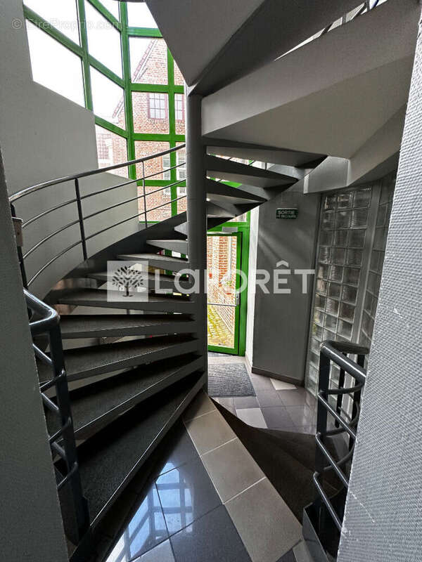 T2 de 35 m² Résidence des Deux Tours - Quartier Tribunal - photo 3