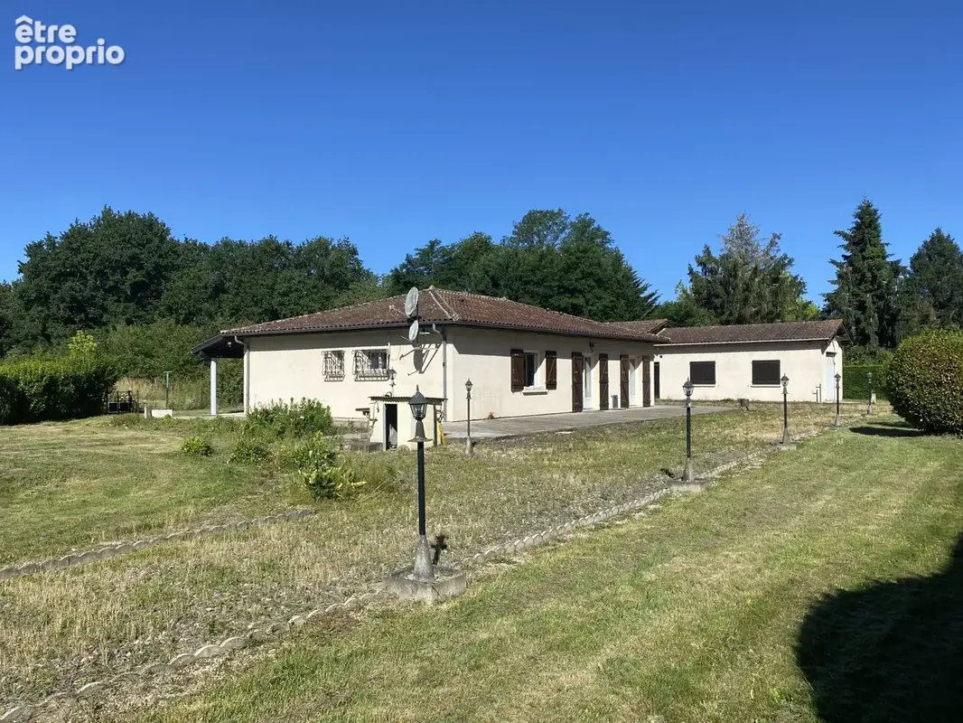 Maison 4 pièces - 129 m2 + dépendances - photo 2