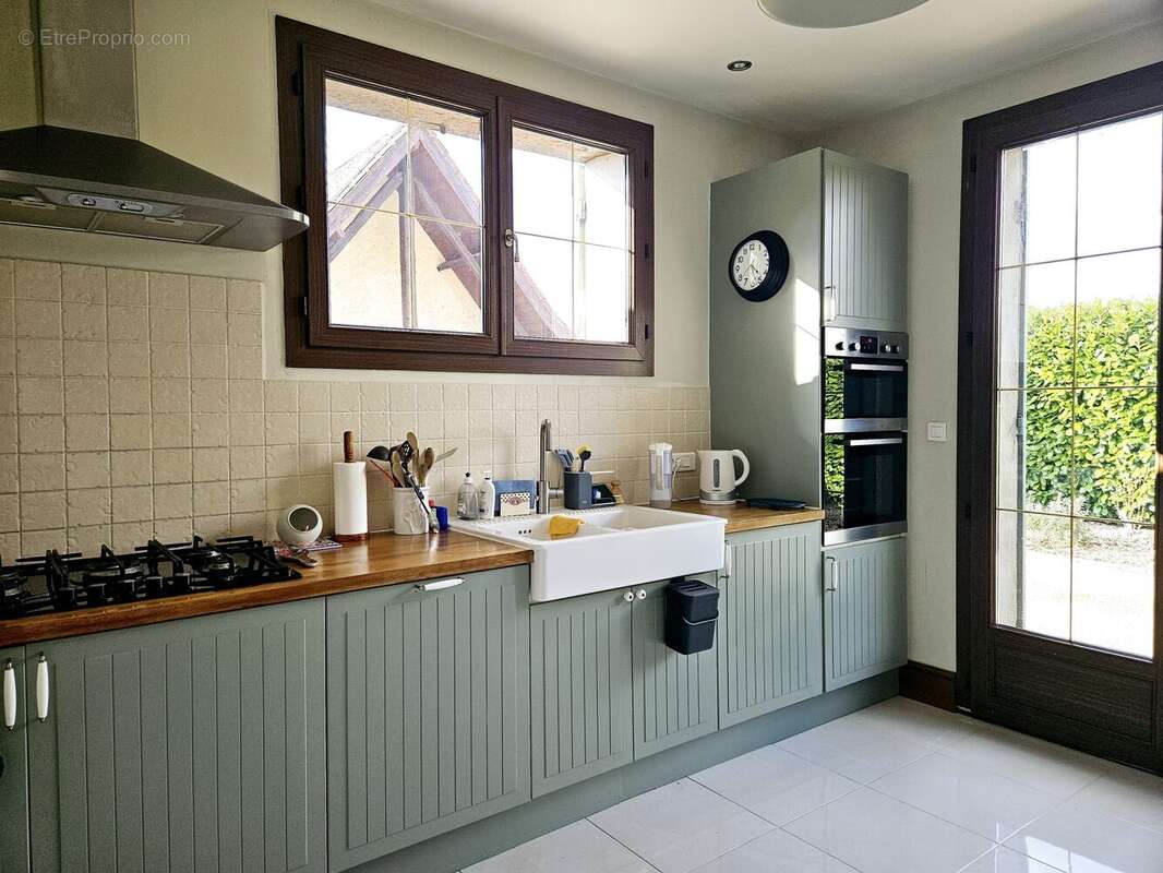 Maison à MAUZAC-ET-GRAND-CASTANG