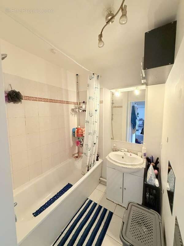 Appartement à LES PAVILLONS-SOUS-BOIS