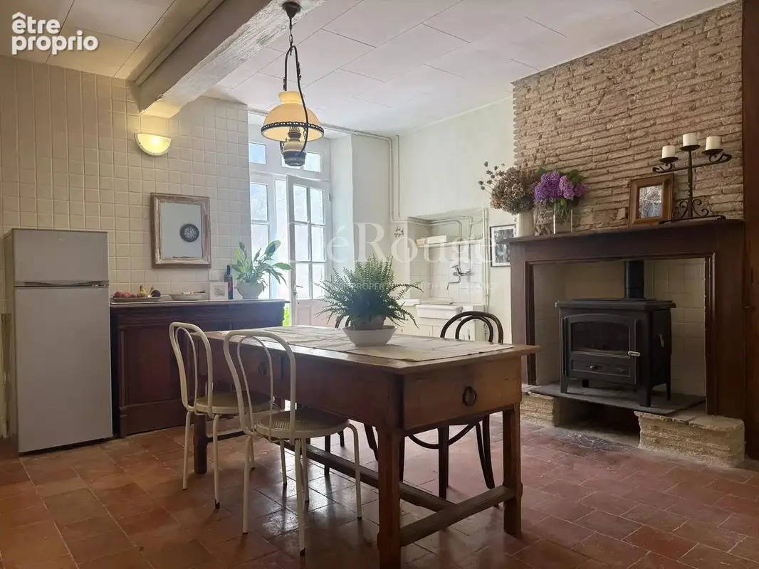 Au cœur d’Eymet – Maison de caractère avec grange et cour plein sud - photo 3