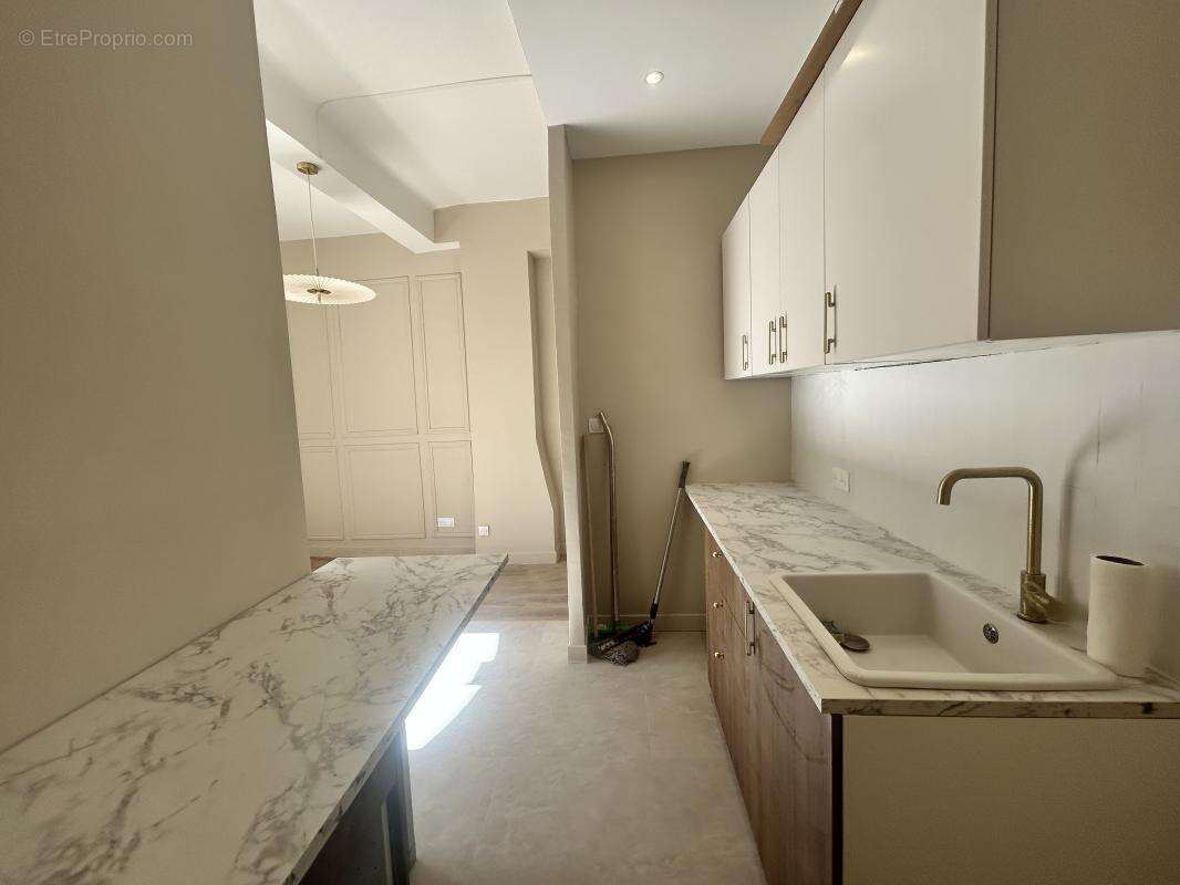 Appartement à MARSEILLE-1E